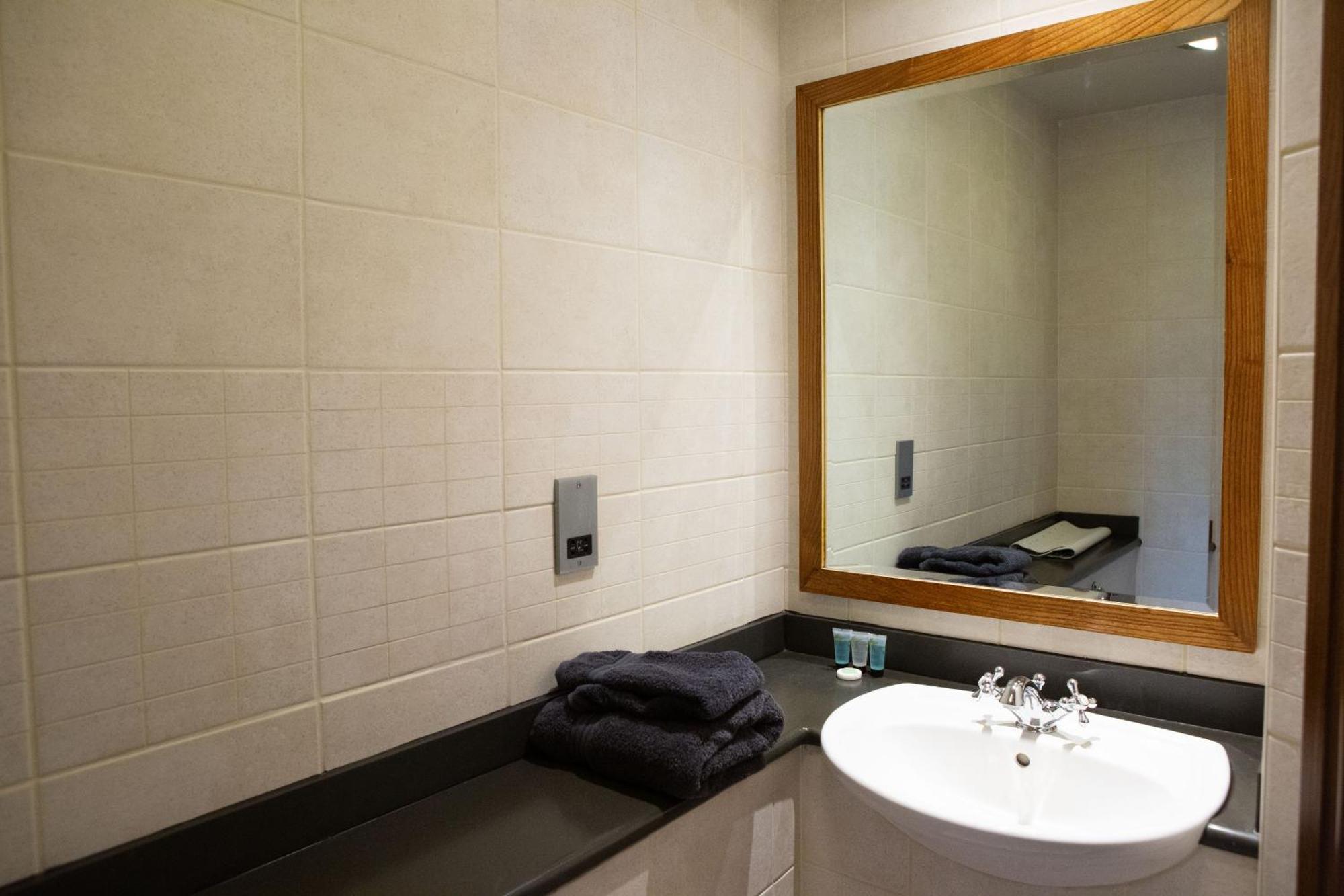 Bed and Breakfast Ye Olde Cheshire Cheese Longnor  Екстер'єр фото
